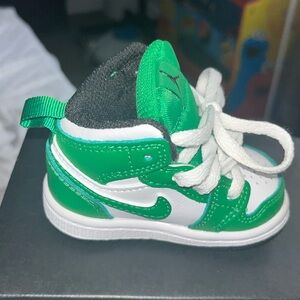 Baby jordan 1 mid size 2C Green black and white brand new never worn